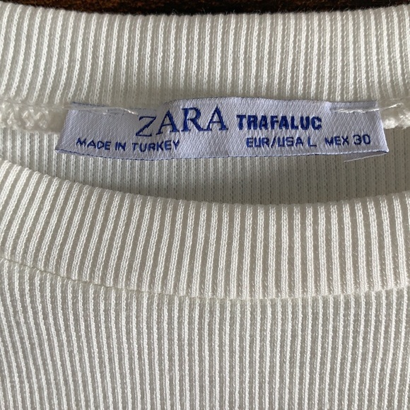 Zara- White Ribbed Pearl Sleeve Crop - Picture 3 of 3